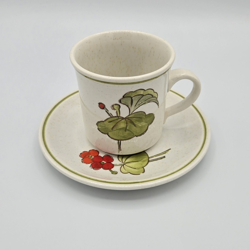 Vtg Geranium‎ Poppytrail Metlox Made in California Coffee Cup Saucer Speckled